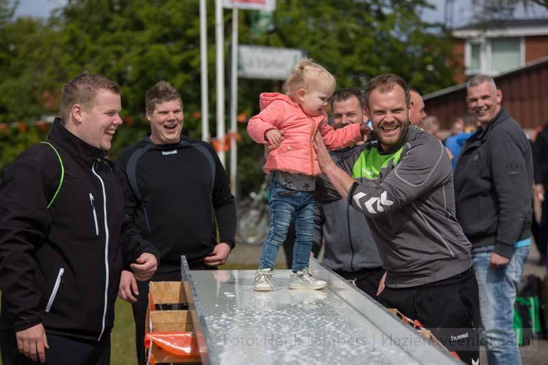 vrijmarkt, koningsdag, zeskamp